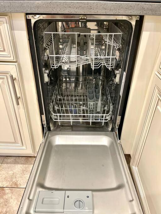 Fully Loaded Reservation 3bed 2ba W Parking Appartement Los Angeles