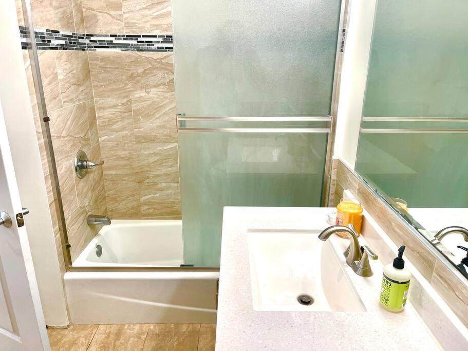 Fully Loaded Reservation 3bed 2ba W Parking Appartement *